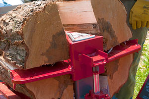 Optional Four-Way Wedge/Hydraulic Wedge Lift